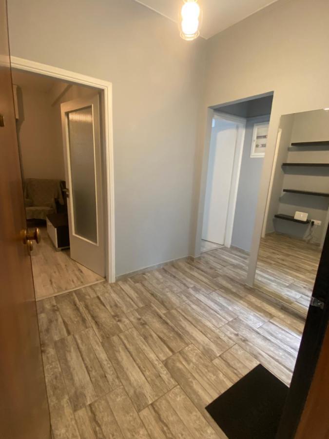 Lovely Apartment/1Bedroom Next To Metro เอเธนส์ ภายนอก รูปภาพ